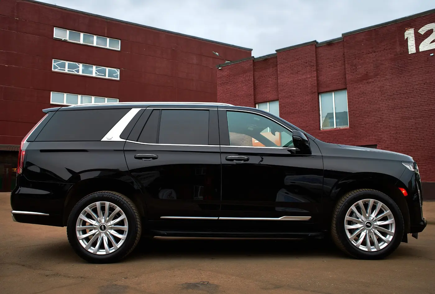Cadillac Escalade в ПОЛИШ ПРЕМИУМ — фото 1